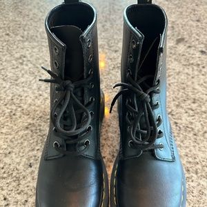 Dr Marten boots DISCOUNTED